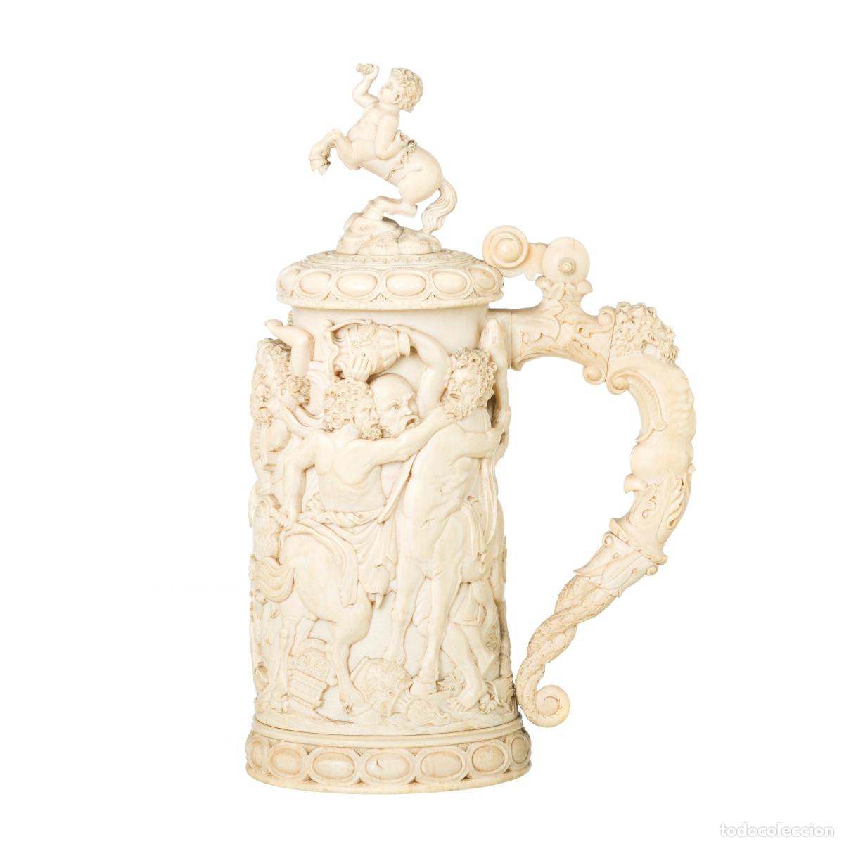 Arte: TAZA CON TAPA (TANQUE)