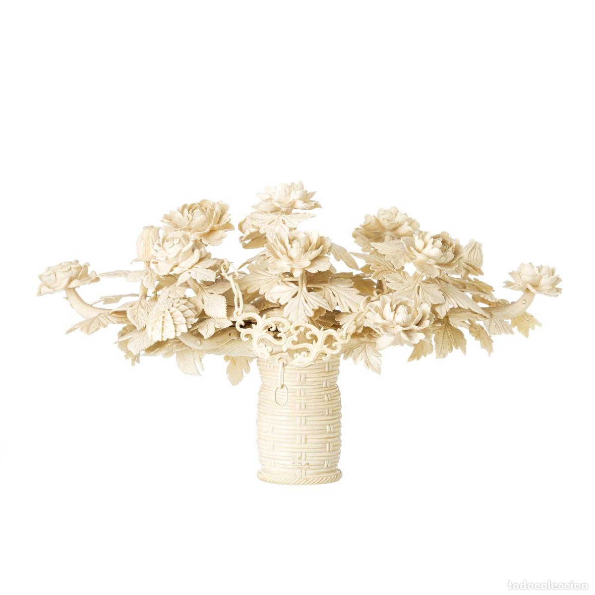 Arte: JARR&Oacute;N CON FLORES DE MARFIL