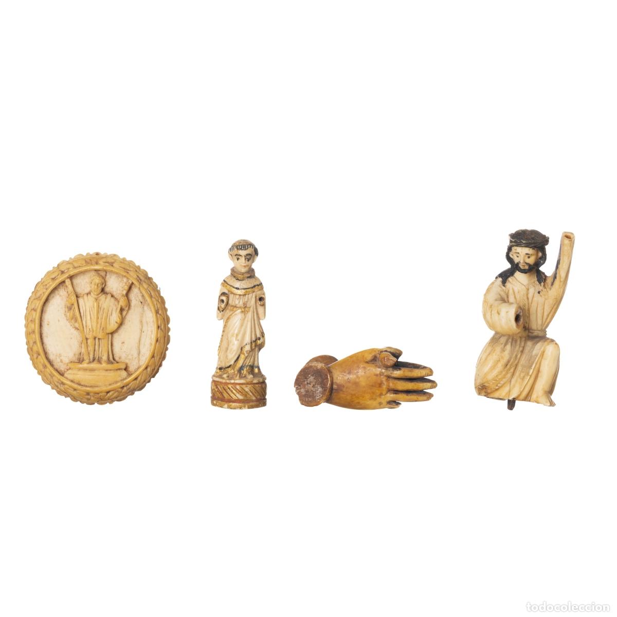Arte: CUATRO PIEZAS DE MARFIL DEL SIGLO XVII