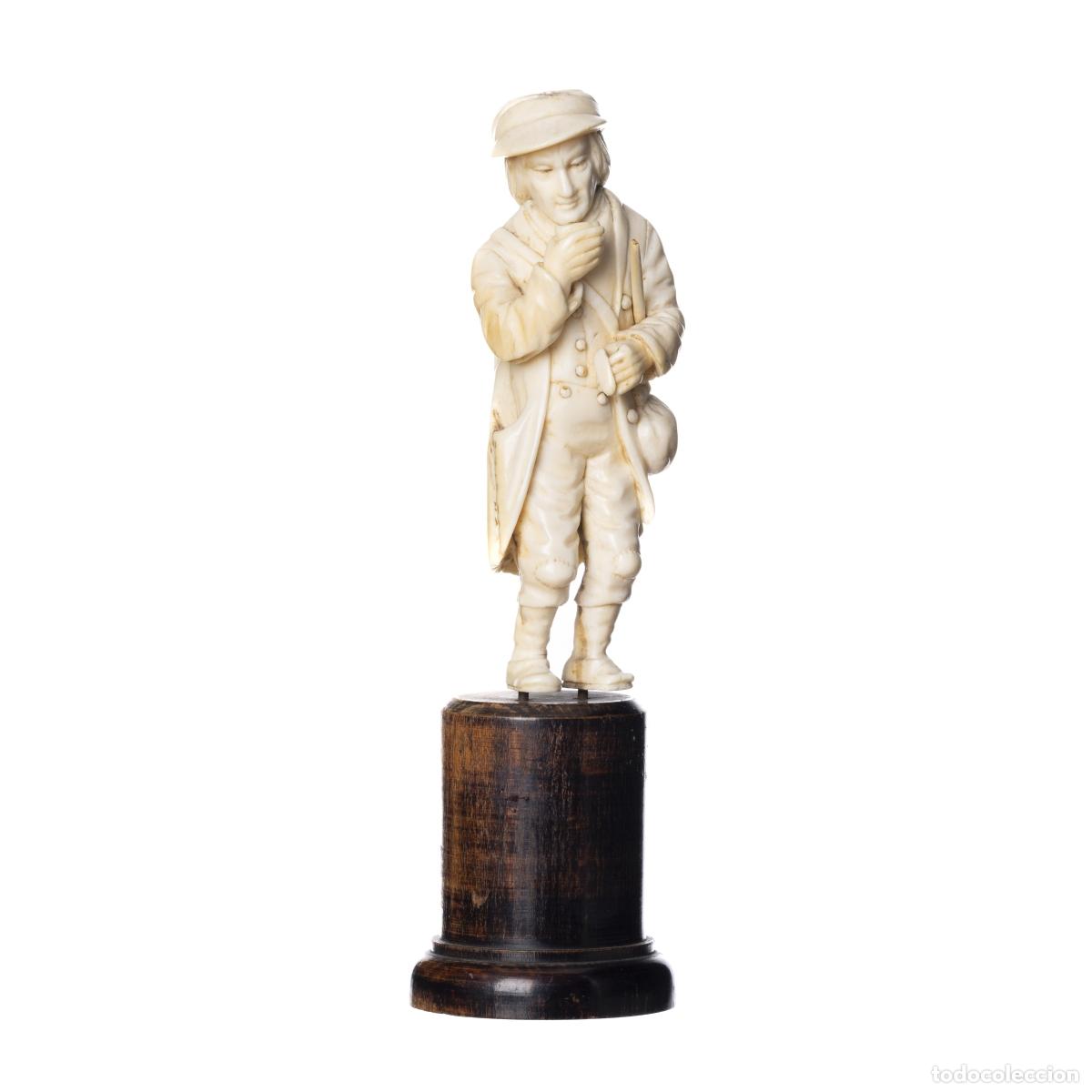 Arte: FIGURA MASCULINA DE MARFIL