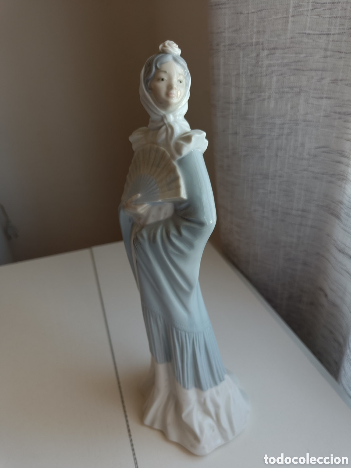 Arte: Figura Nao (Lladr&oacute;) Dama espa&ntilde;ola con chal y abanico