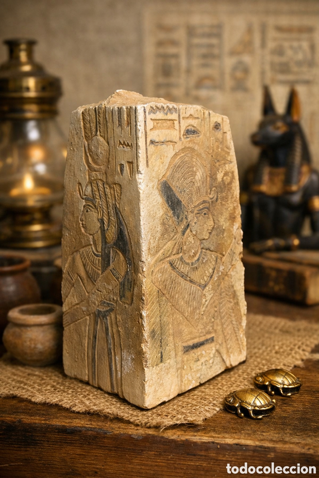 Arte: Pieza artesanal egipcia unica grabada a mano sobre piedra