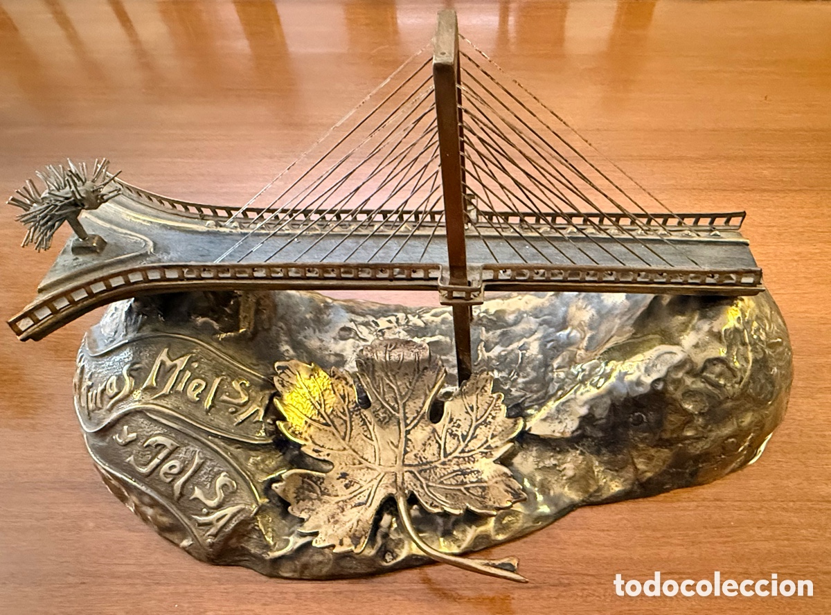 Arte: Escultura de bronce macizo, firmada