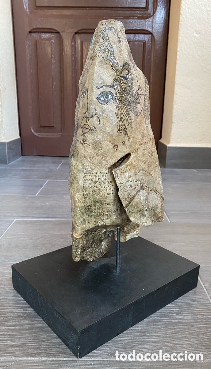 Arte: Escultura contempor&aacute;nea expresionista piedra natural firmada y fechada con texto po&eacute;tico Obra &uacute;nica