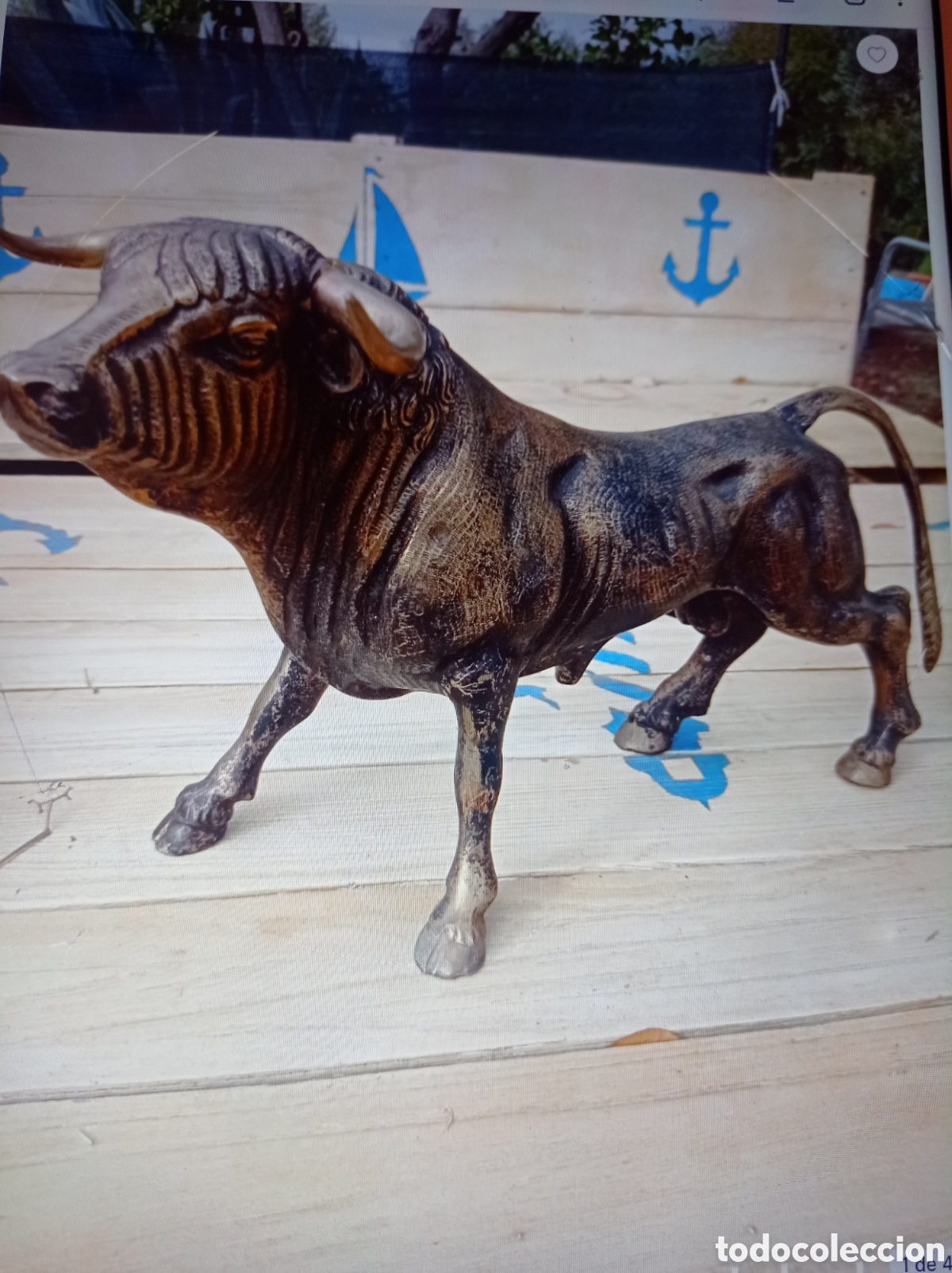 Arte: Toro de lidia en bronce