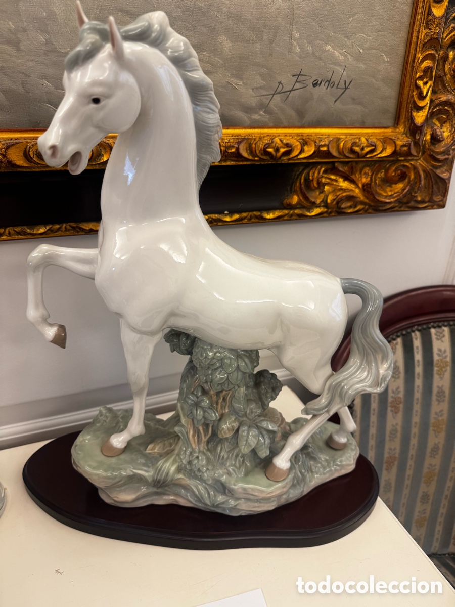 Arte: Figura Lladr&oacute; Caballo arrogante