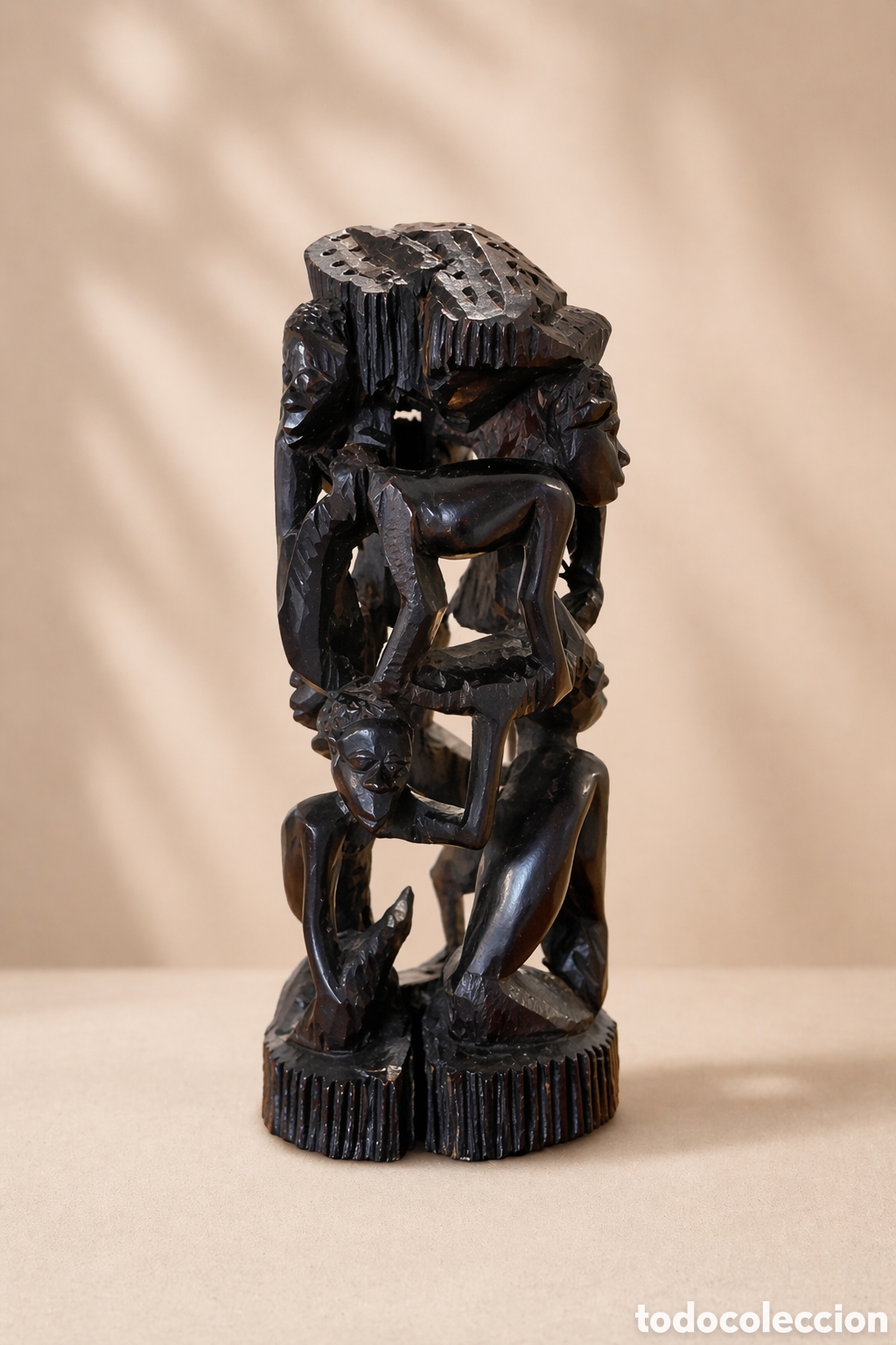 Arte: Escultura africana &Aacute;rbol de la Vida / Ujamaa en madera tallada &ndash; 24 cm
