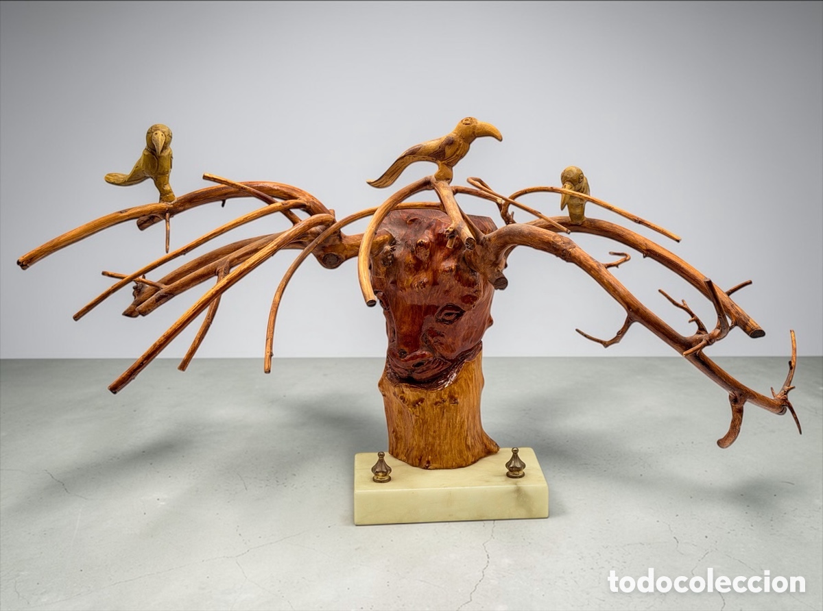 Arte: Escultura Minotauro Surrealista