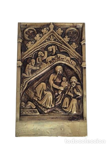 Arte: Nacimiento - Antigua Placa de Bronce en Relieve - Estilo Neog&oacute;tico - S.XIX - Peso - 1120 gr