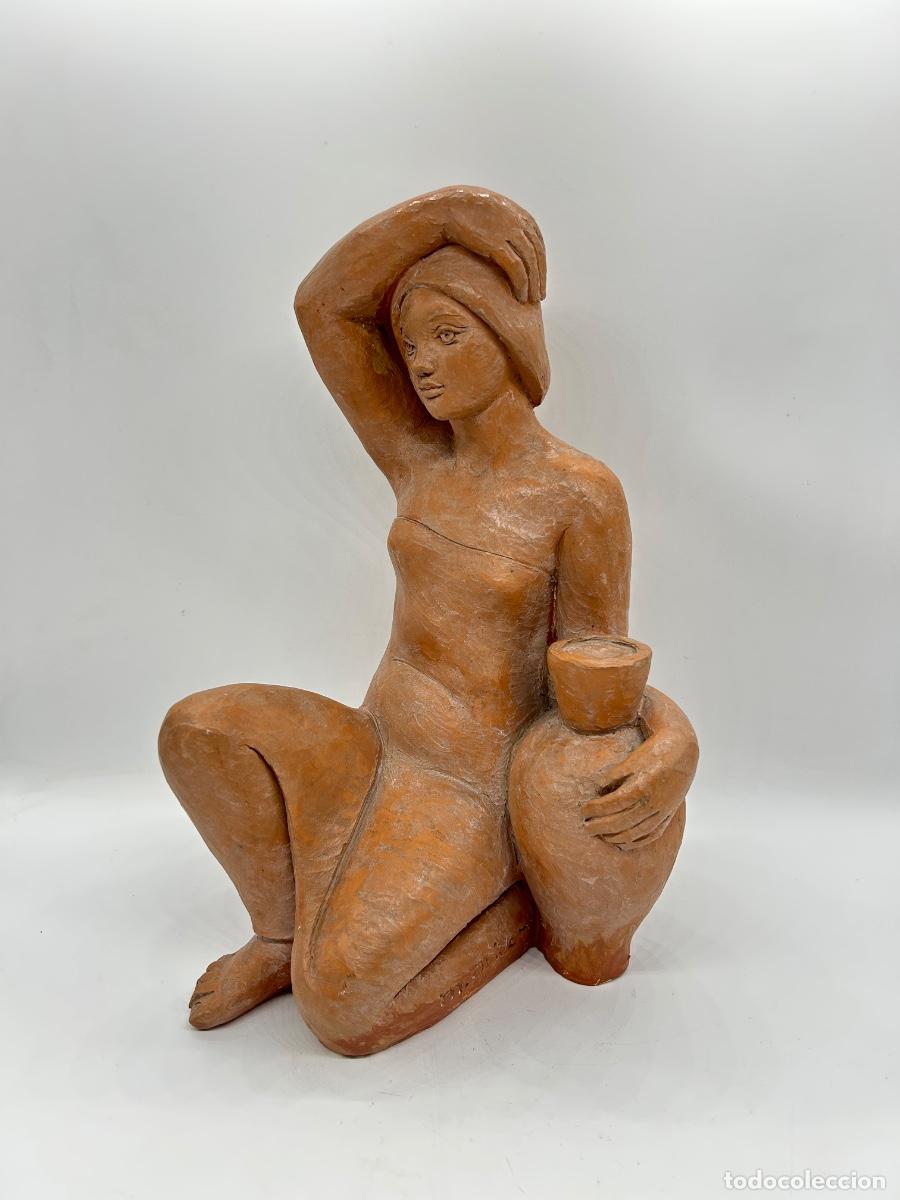 Arte: Figura Femenina Antigua Terracota Cer&aacute;mica Catalana Firmada M. Oliver