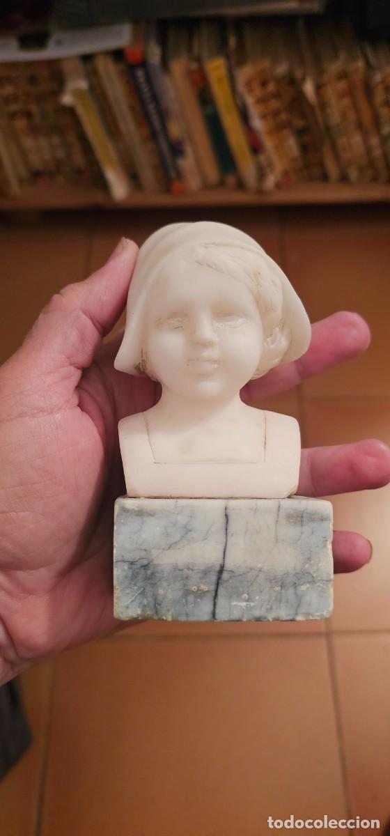 Arte: Preciosa y antigua figura de alabastro ni&ntilde;a firmada