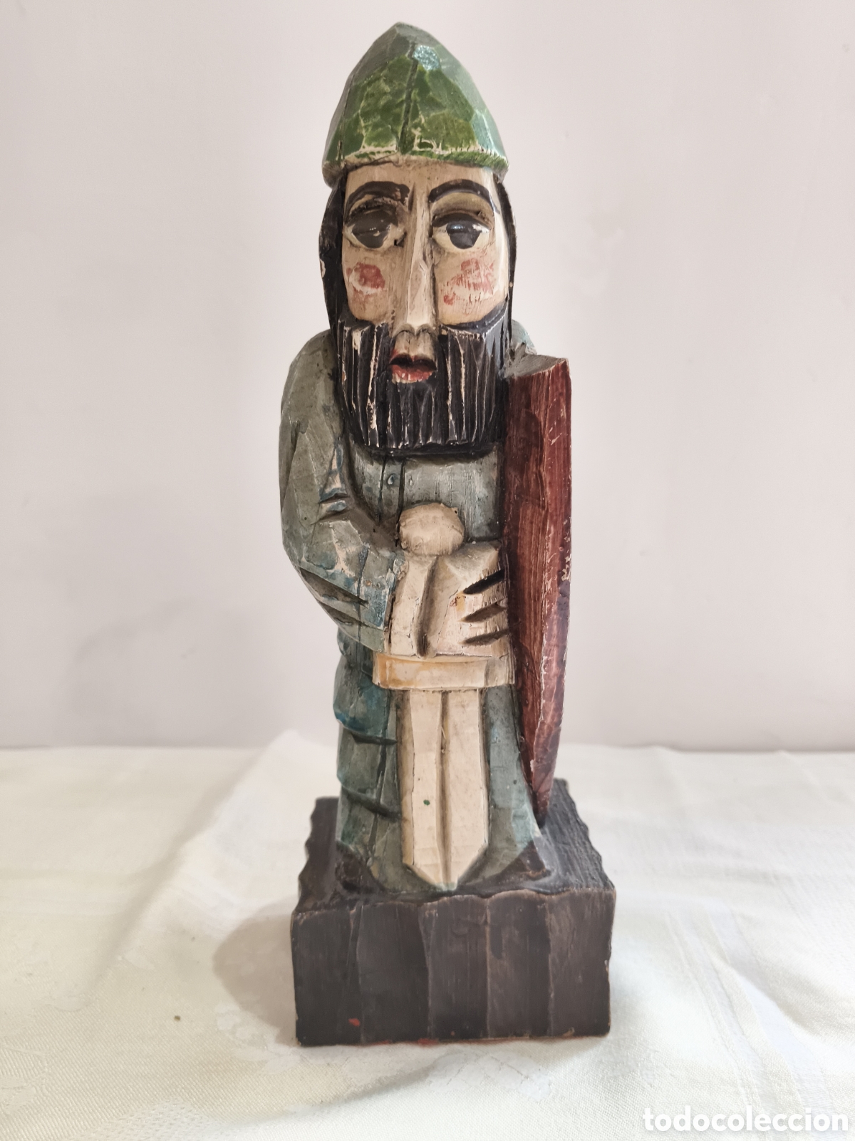 Arte: Escultura guerrero Santiago Apostol estilo rom&aacute;nica a&ntilde;os 70 talla policromada en madera