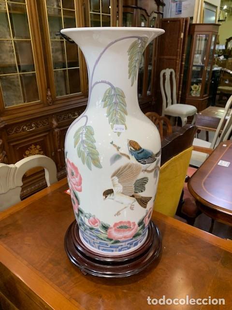 Arte: Jarron con peana LLadro