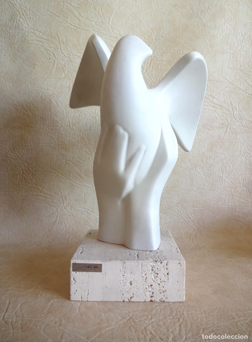 Arte: figura paloma de Jose Esteve Edo comercializada por Porta Celi