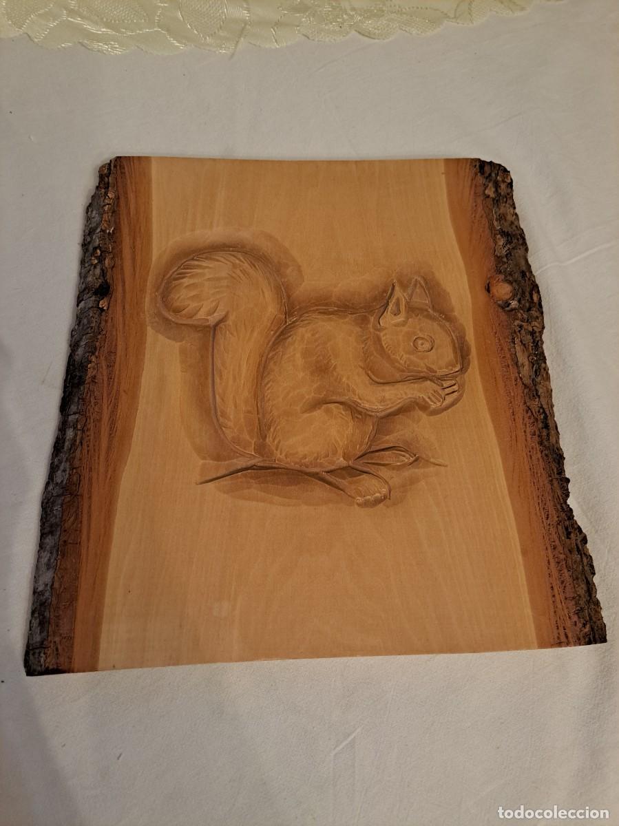 Arte: Ardilla tallada en madera cuadro , artesan&iacute;a