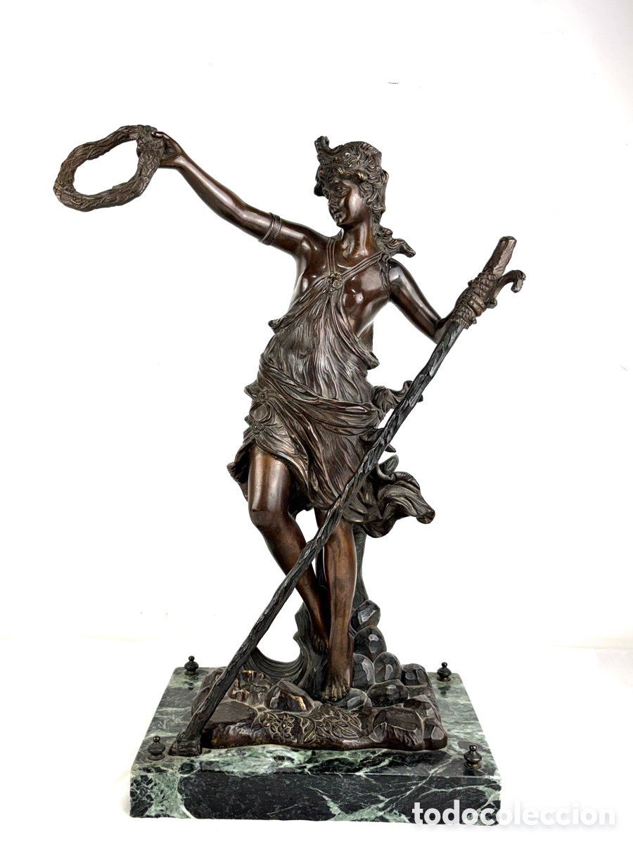 Arte: GRAN ESCULTURA DE BRONCE - CHICA CON PALO Y CORONA - 53 CM