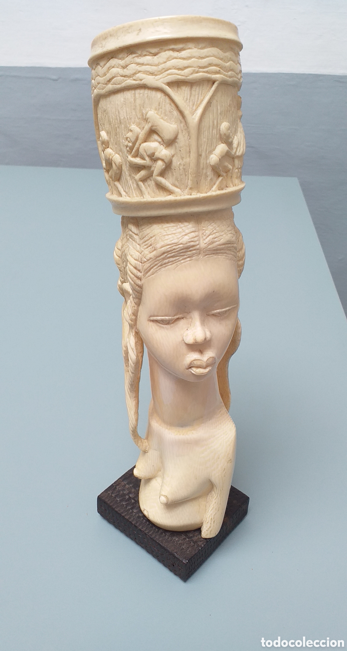 Arte: Talla de busto femenino de marfil