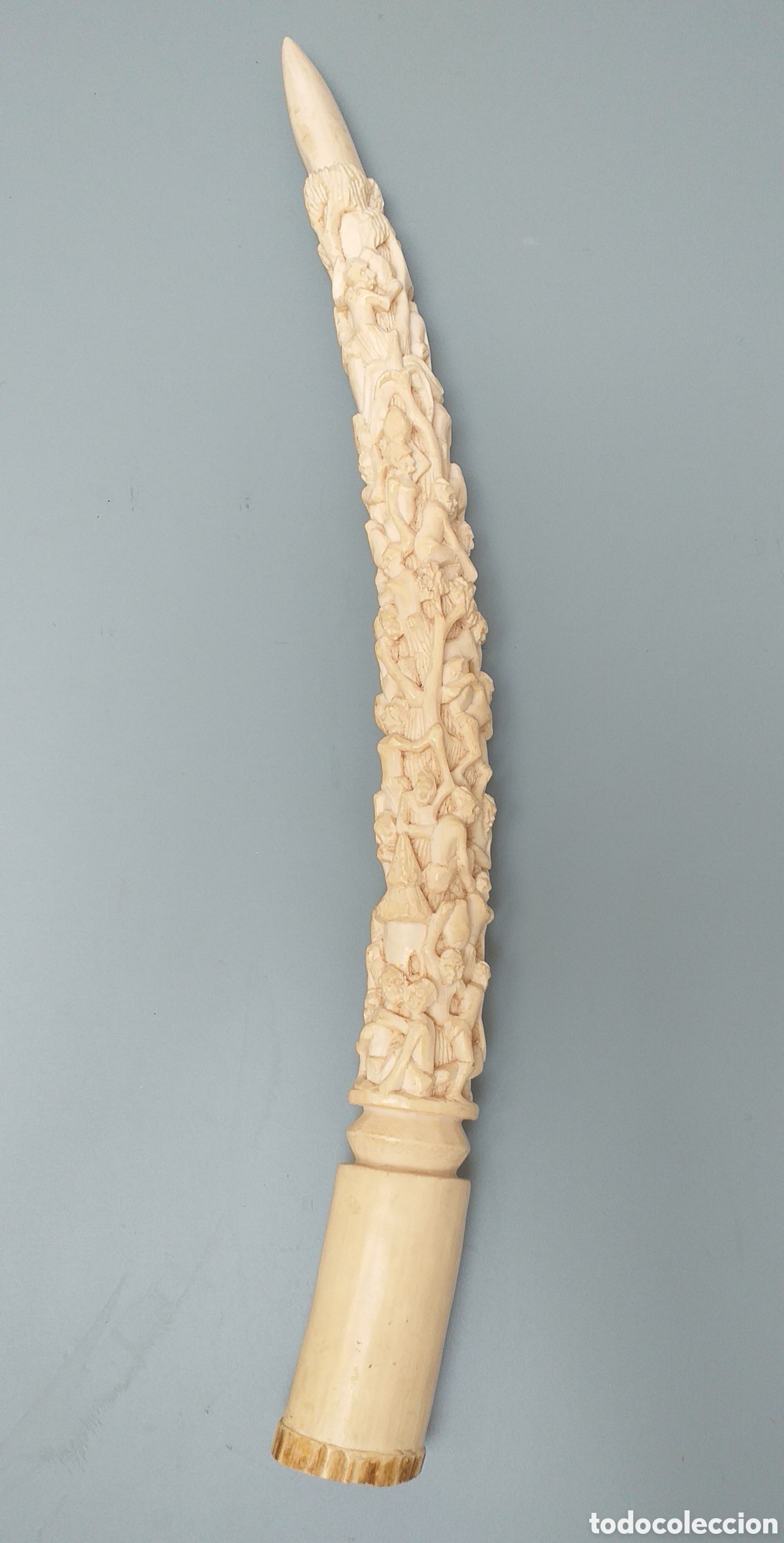 Arte: Cuerno antiguo africano de marfil, principios de siglo