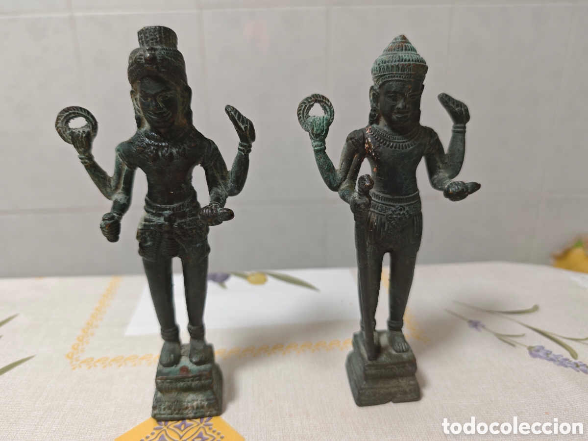 Arte: Dos figuras de visnu en bronce patinado