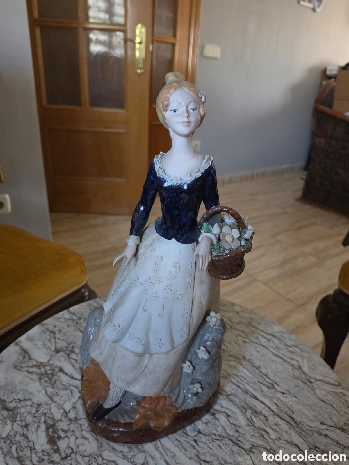 Arte: Elegante Figura de Porcelana J. INGL&Eacute;S Valencia - Dama con Cesta de Flores - 30cm
