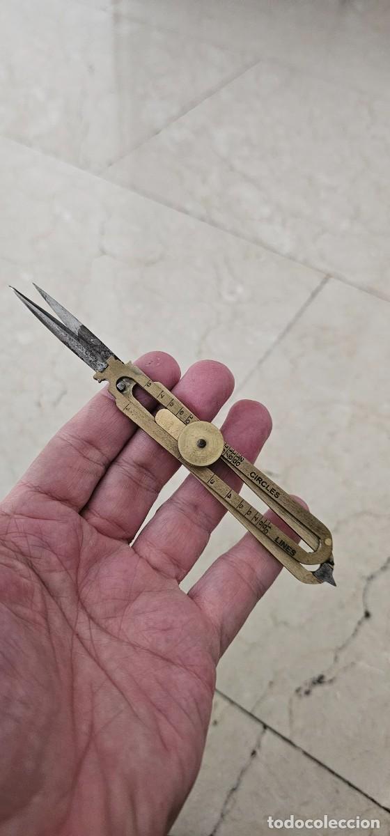 Arte: Precioso antiguo compas de proporcion bronce y acero