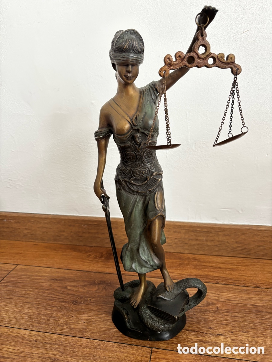 Arte: Gran escultura de bronce macizo firmada &ldquo;La Justicia / Temis&rdquo; 42 cm