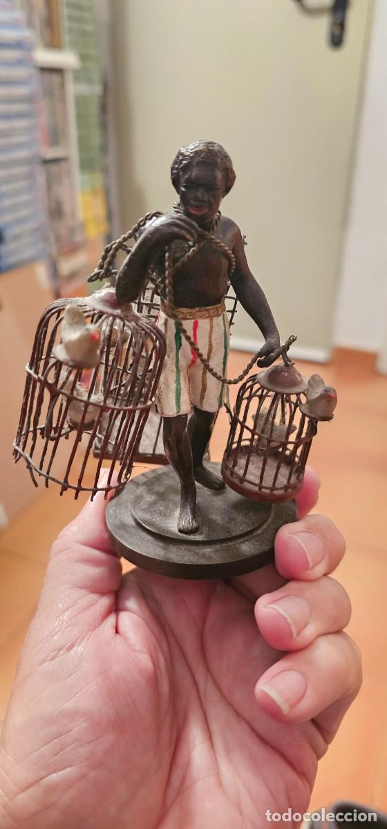 Arte: Preciosa escultura bronce antigua vendedor de pajaros