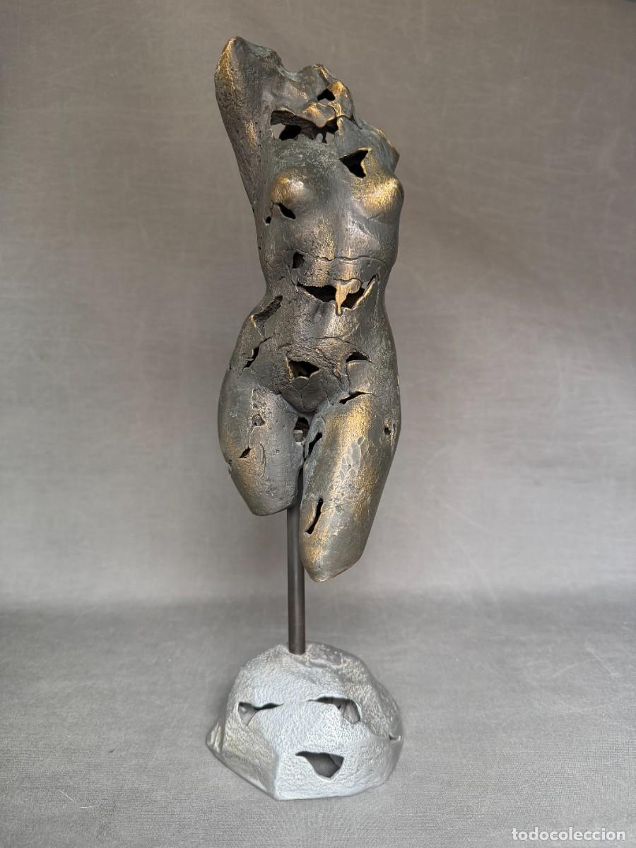 Arte: MIGUEL MORENO ESCULTURA EN BRONCE , TORSO , GRANADA , OBRA SIN FIRMAR , R714