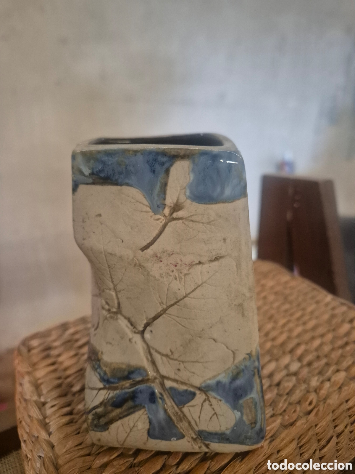 Arte: Peque&ntilde;o florero de Malasia