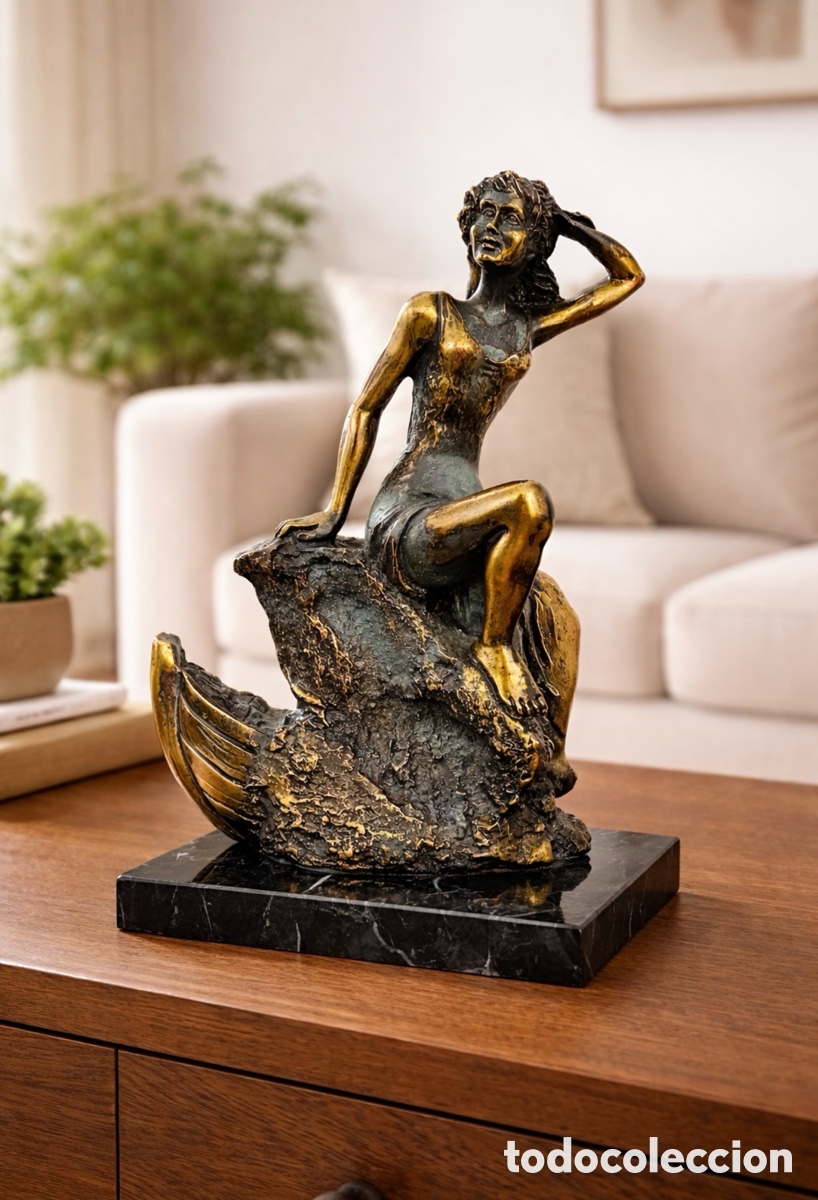 Arte: Preciosa escultura de mujer sobre barca y gran roca en bronce macizo y base m&aacute;rmol negro - 3,5kg