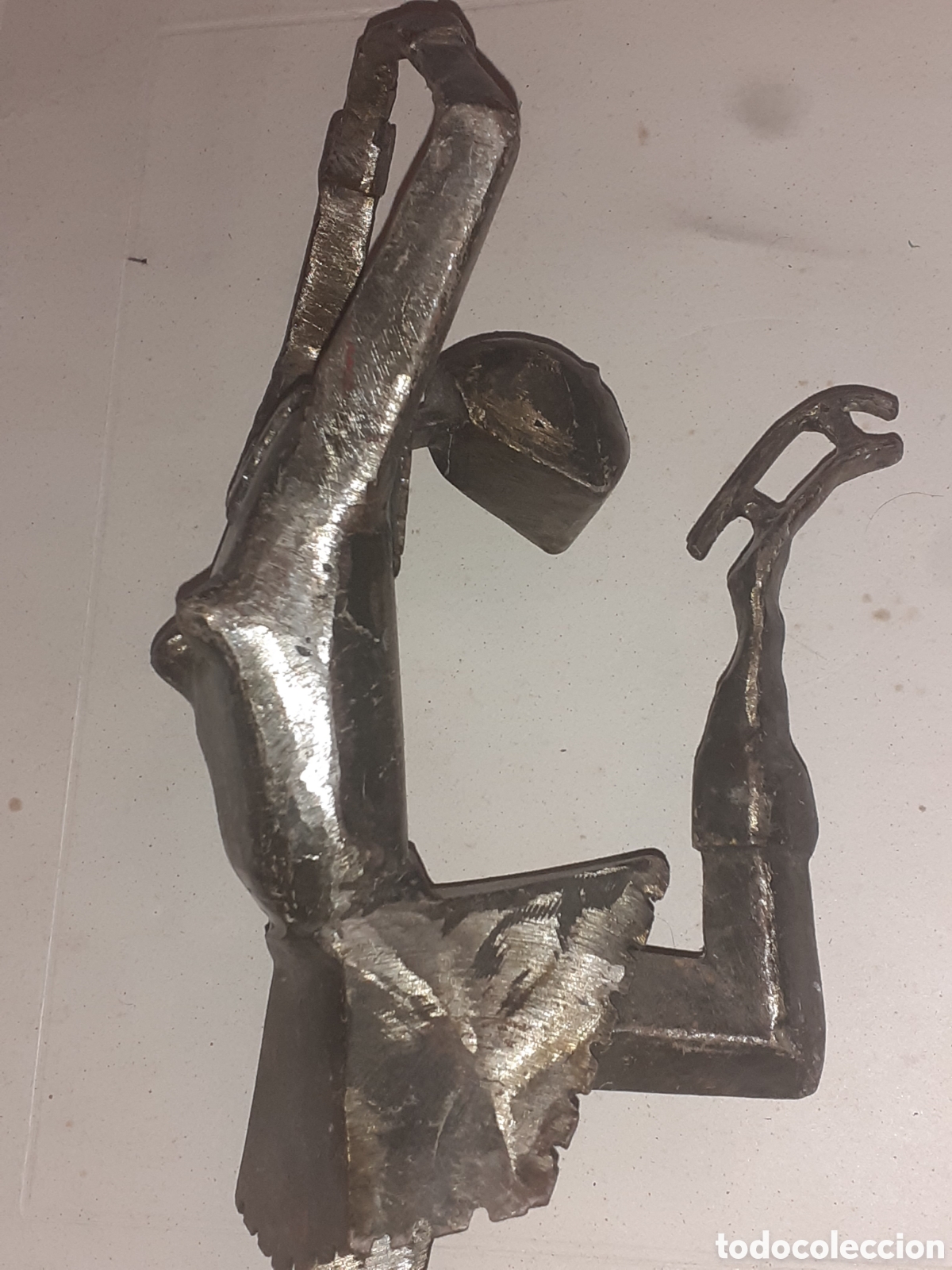Arte: ESCULTURA EN ACERO Y CHAPA. BAILARINA O PATINADORA SOBRE HIELO. FIRMADA. 37 CM ALTURA.