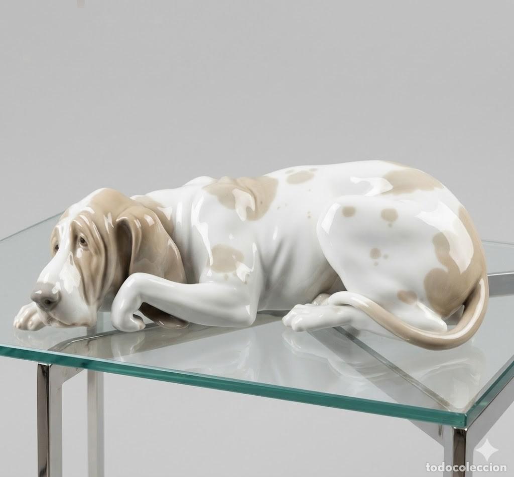 Kunst: Figura Lladr&oacute; Perro Perdiguero Tumbado