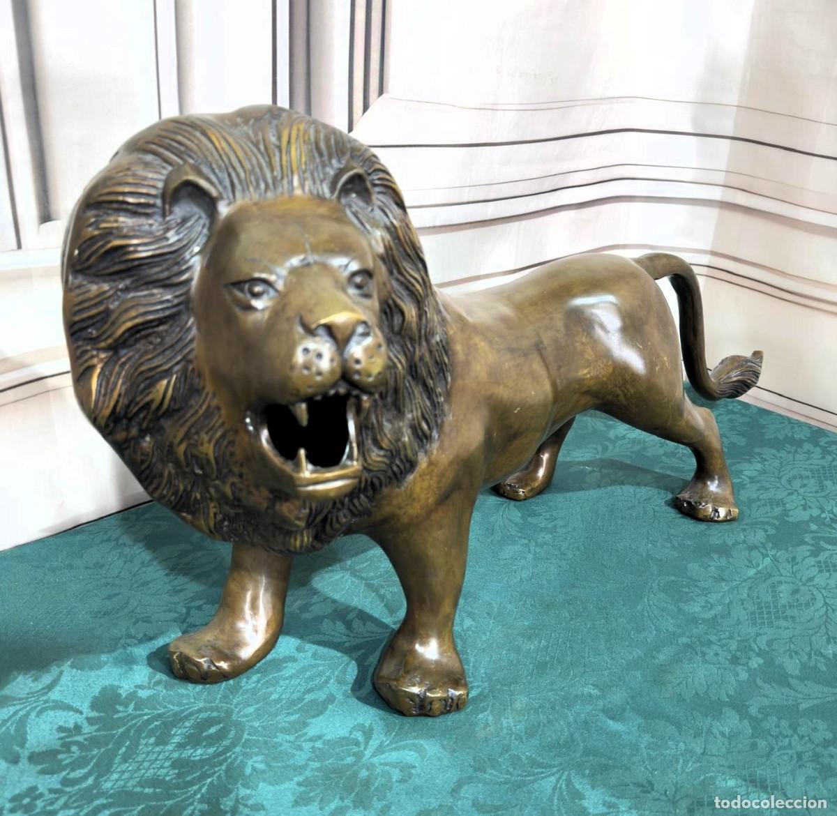 Arte: Escultura de bronce leon de 97 cm