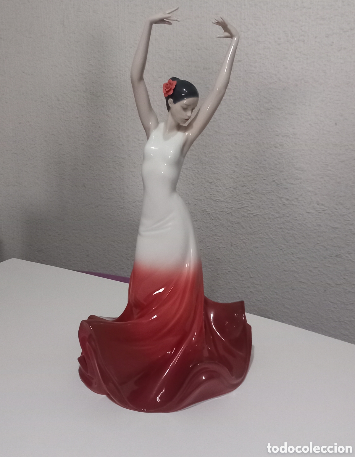 Arte: ESCULTURA DE PORCELANA LLADR&Oacute;/CORAZON de ESPA&Ntilde;A(escultora:EVA M&ordf; CUERVA-2009)COMO NUEVA