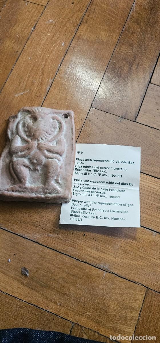 Arte: Bonita reproduccion placa terracota dios Bes Ibiza