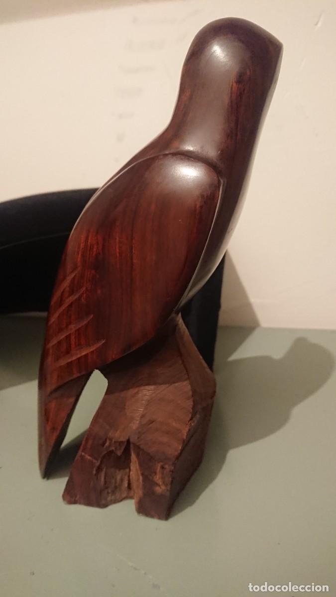 Arte: &Aacute;guila tallada en madera maciza