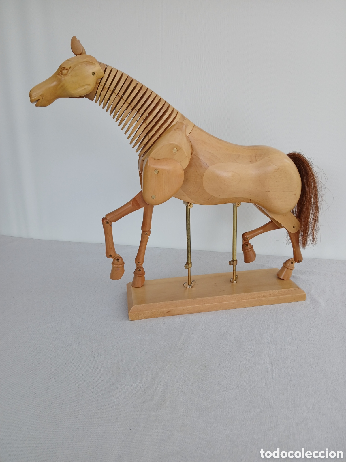 Arte: Caballo de madera articulado C 1960's