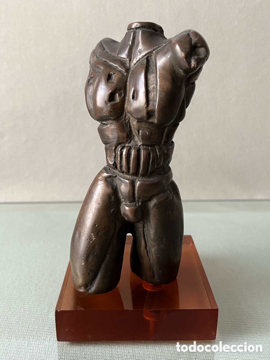 Arte: Escultura abstracta Torso en bronce macizo