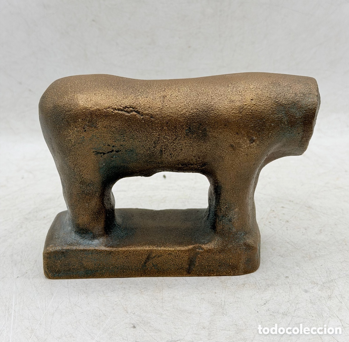 Arte: Antigua Escultura Toro Ib&eacute;rico de Bronce