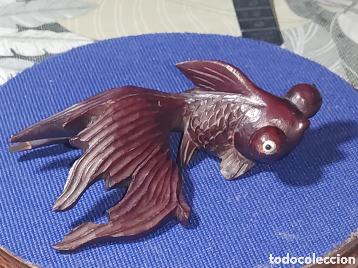 Arte: Pez oriental tallado en madera palo de rosa & Carpa Koi.