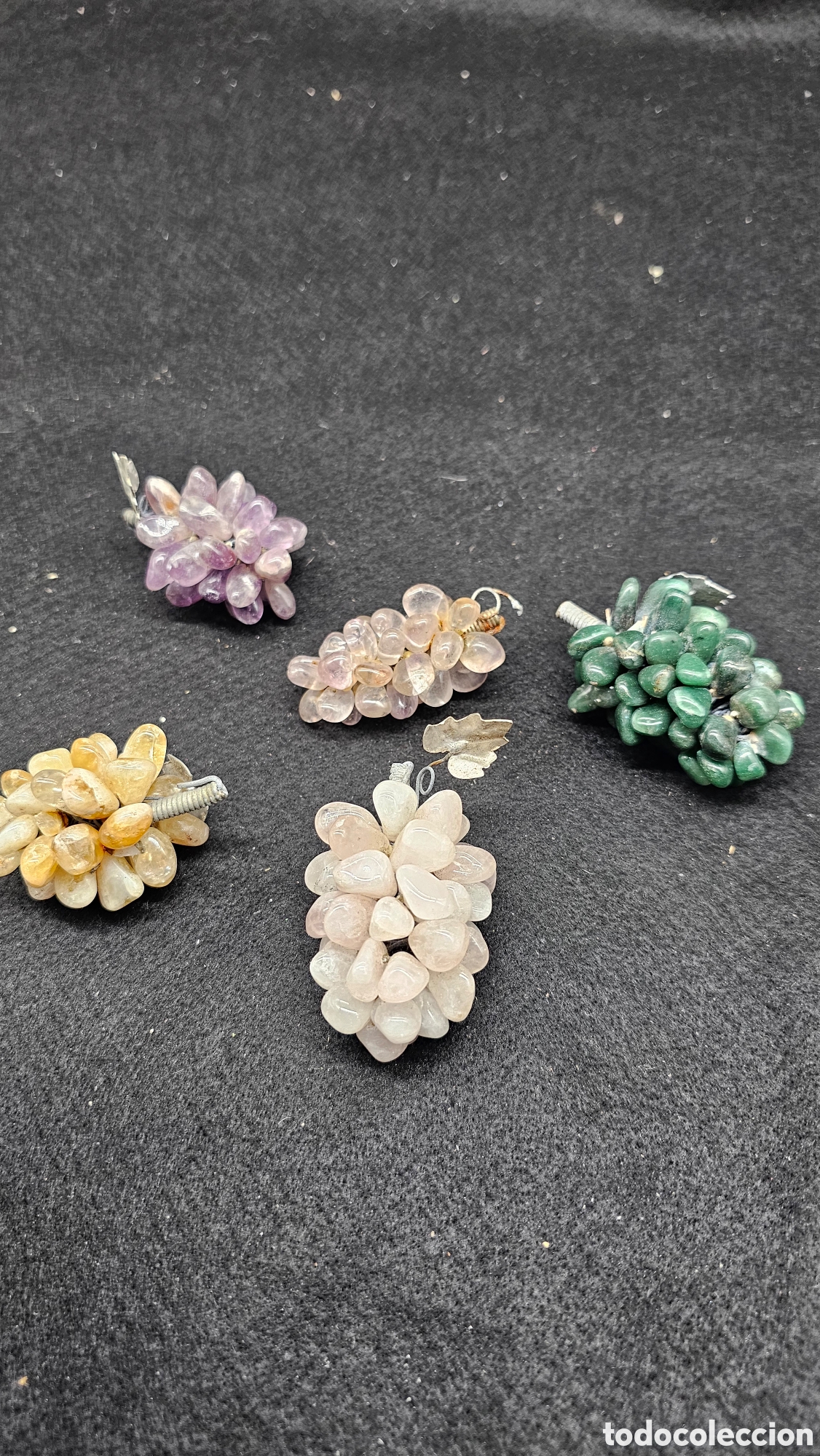 Arte: Racimos de piedras semipreciosas amatista/ cuarzo / aventurita......
