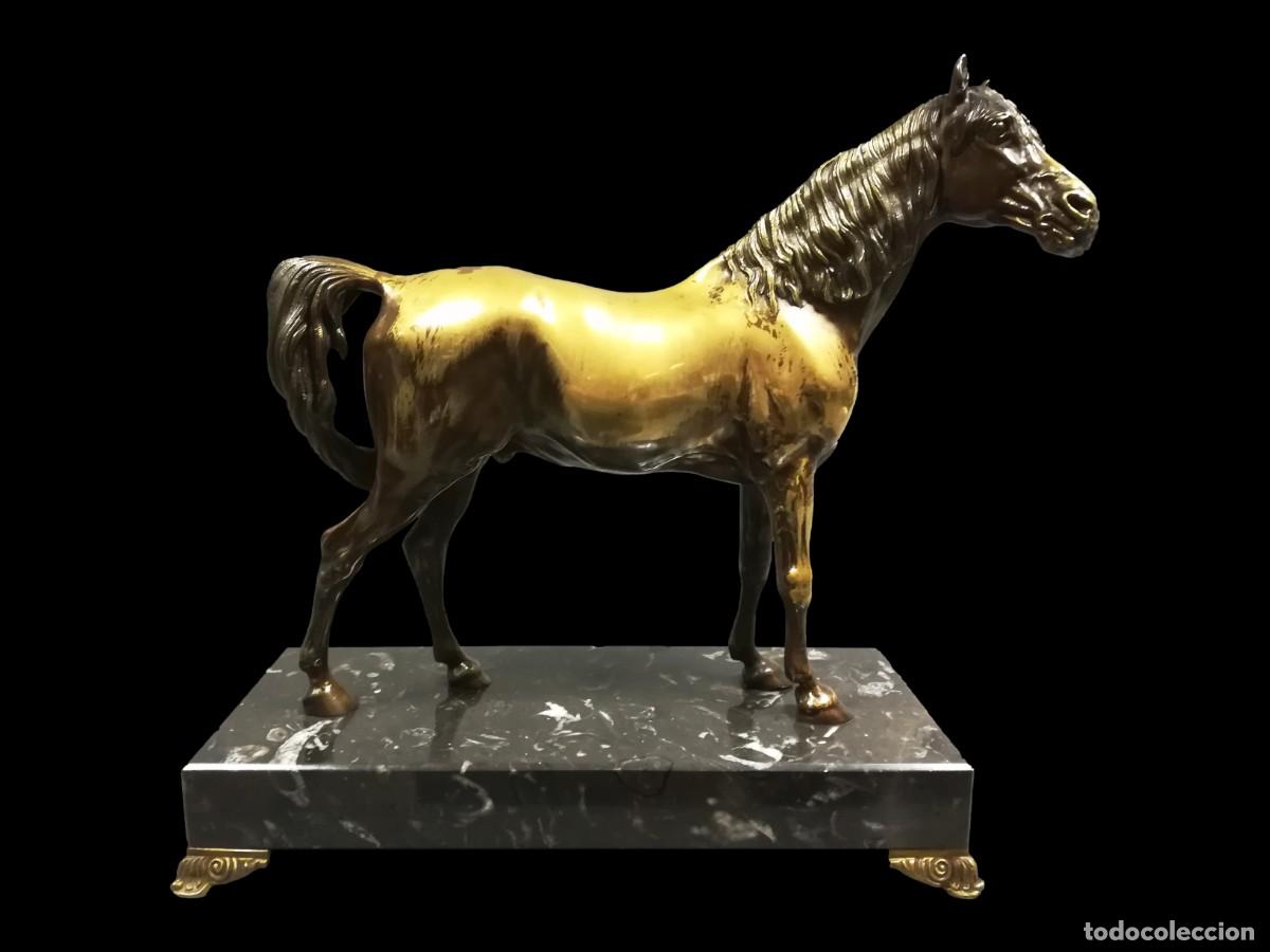Art: FIGURA CABALLO BRONCE PEANA MARMOL NEGRO