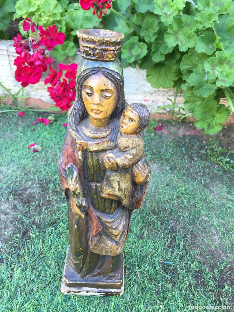 Arte: Antigua escultura de talla en madera de Virgen con Ni&ntilde;o Jesus de estilo romanico