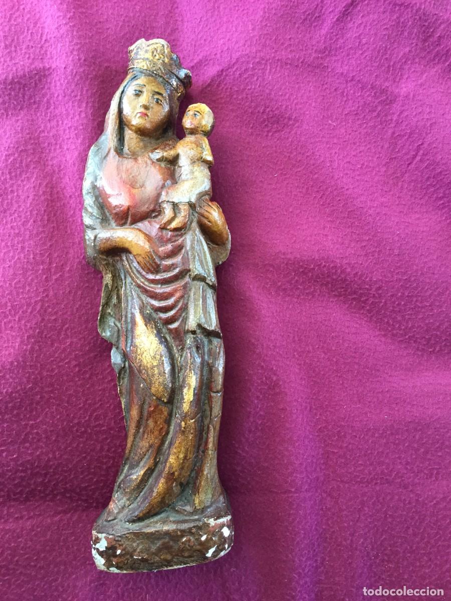 Arte: Antigua y bonita talla en madera policromada de la Virgen Mar&iacute;a con el ni&ntilde;o Jes&uacute;s