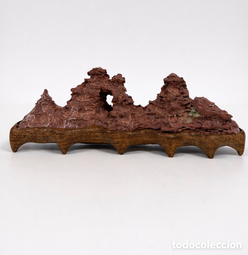 Arte: Suiseki Natural con Daiza de Madera