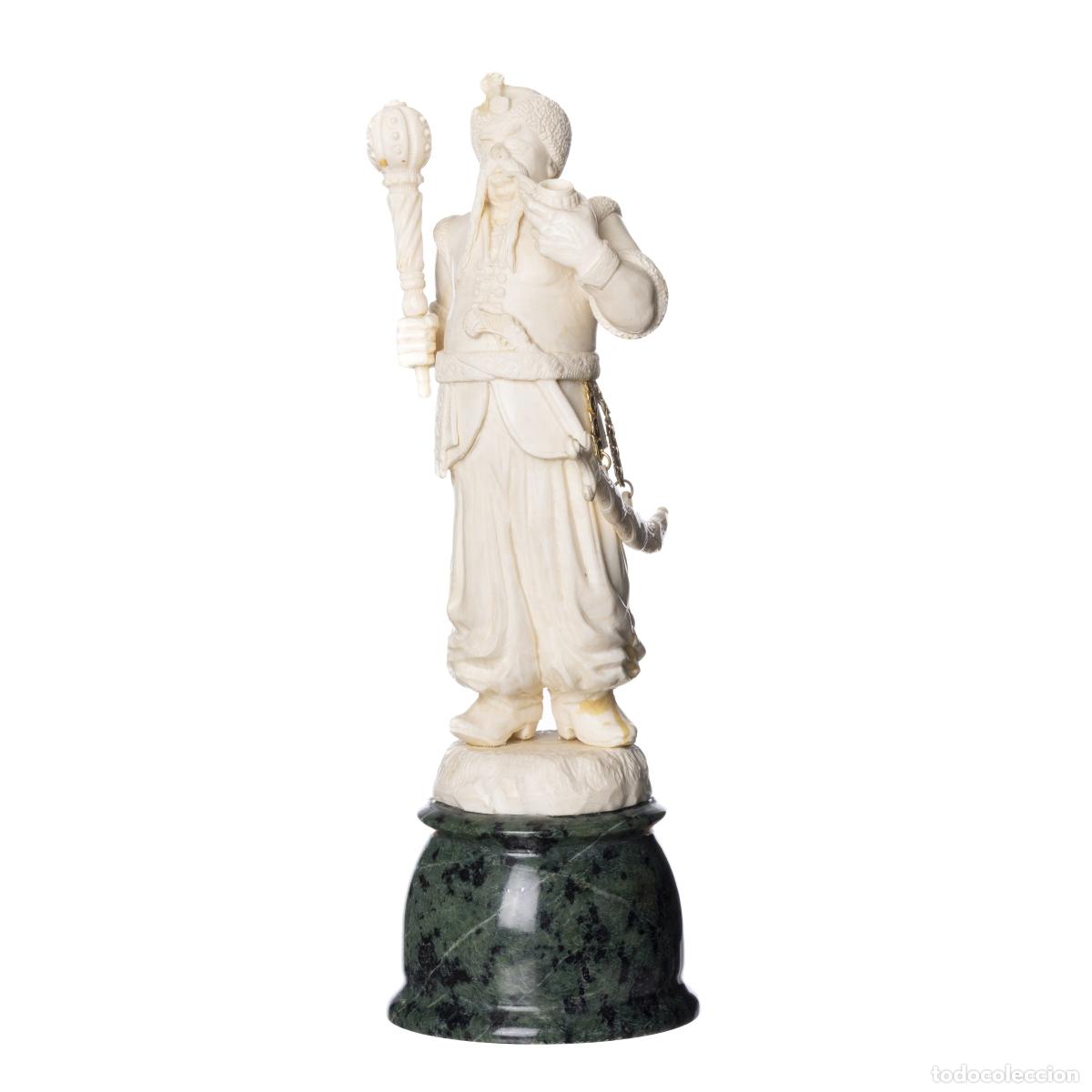 Arte: ESCULTURA MASCULINA HOMBRE FUMANDO EN PIPA
