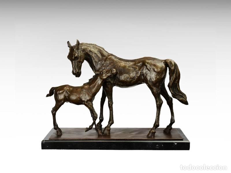 Kunst: Escultura de bronce - Caballo con potrillo (1271)