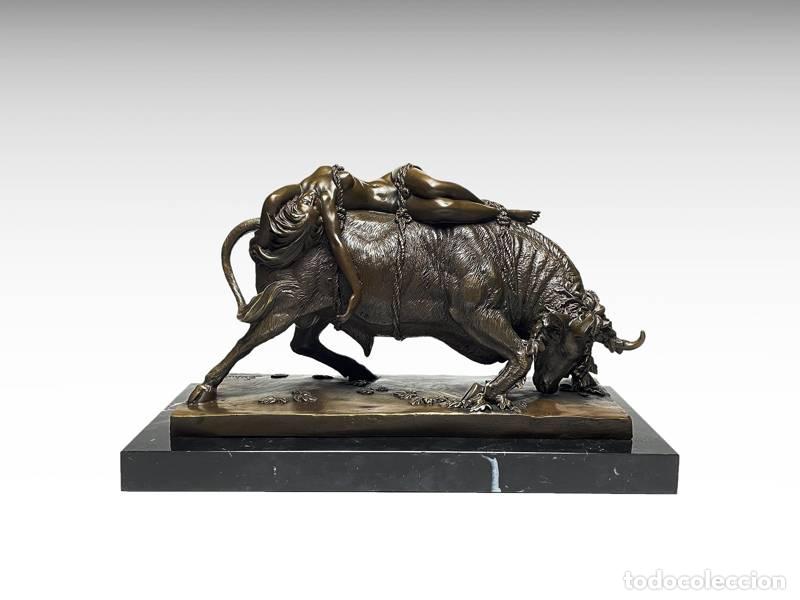 Arte: Escultura de bronce - Europa raptada por Zeus (toro y mujer) (1298)