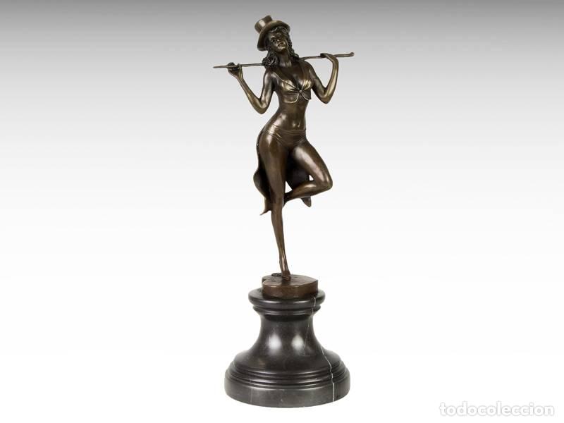 Art: Escultura de bronce - Bailarina de burlesque (2080)