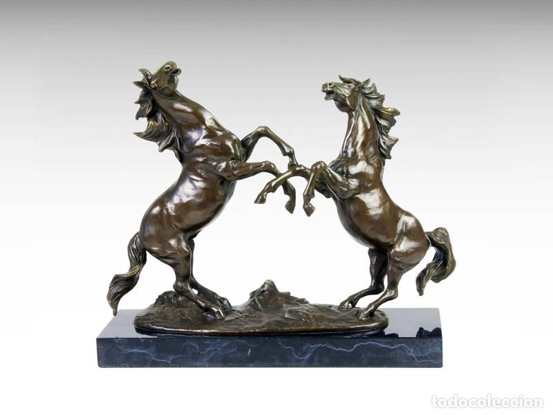 Kunst: Escultura de bronce - Lucha de caballos (1295)